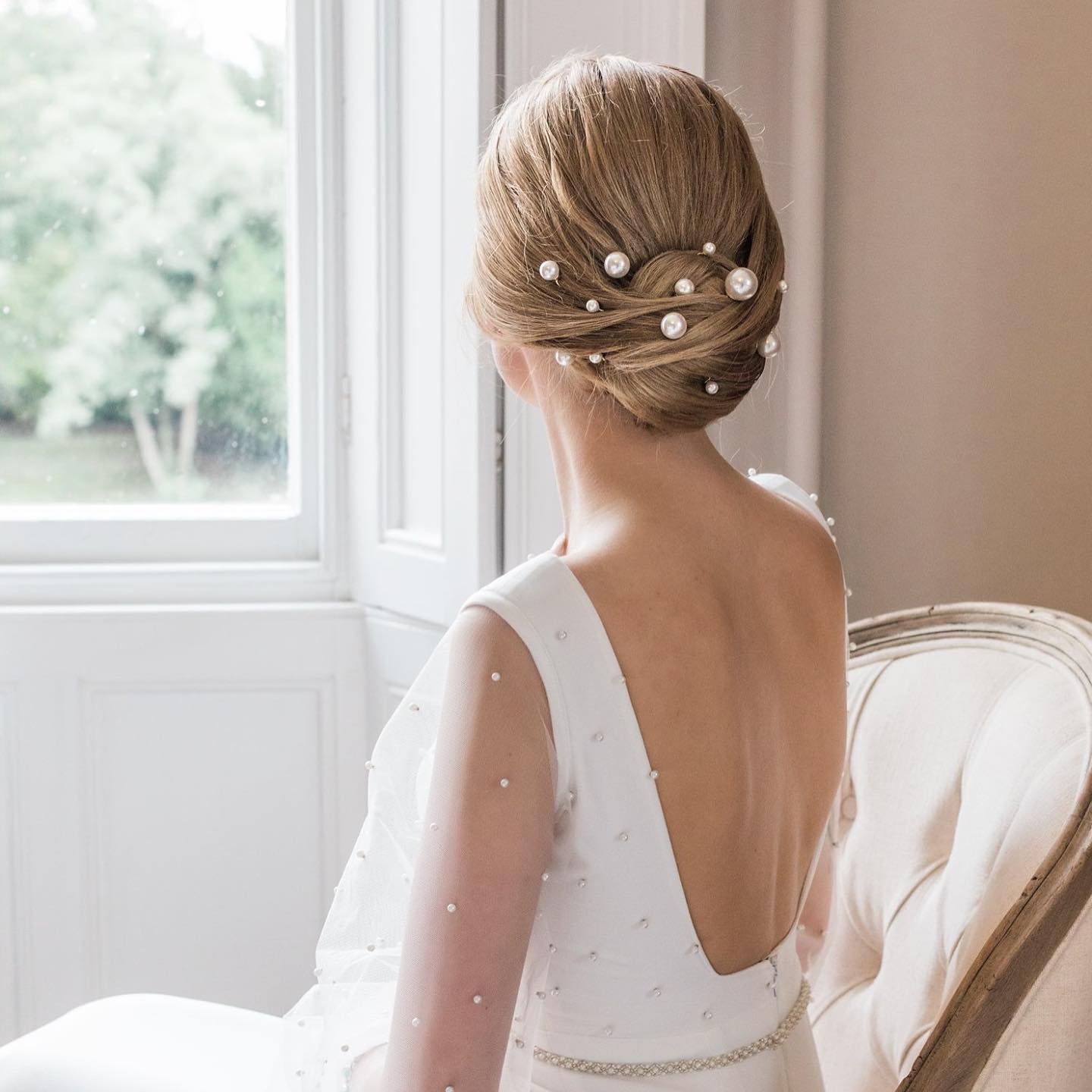 Amazon.com : Bridal Hair Pins - Wedding Hair Clips Set Pearl Rhinestones  Bride Headpiece Hair Accessories for Women Girls : Beauty & Personal Care