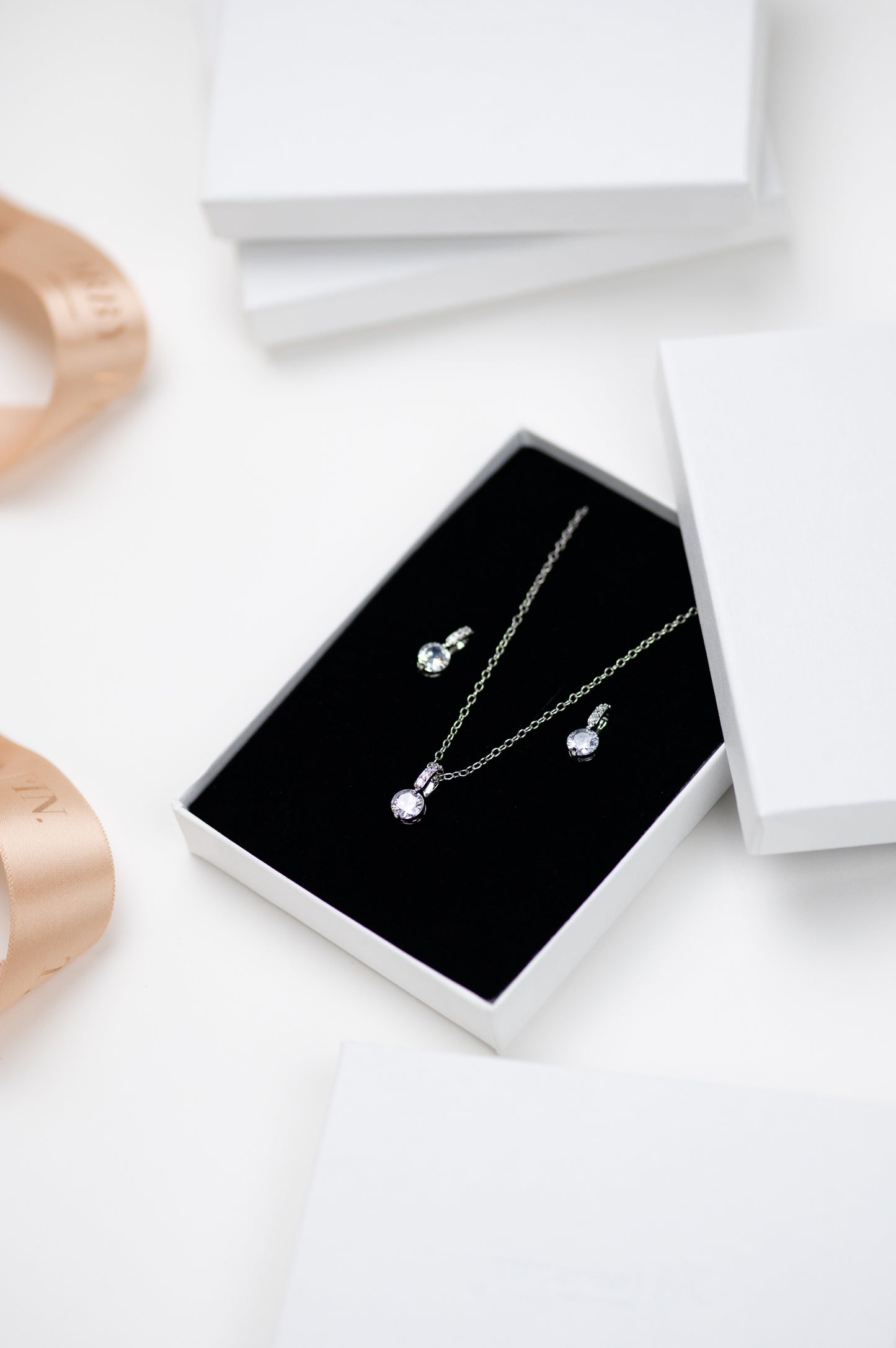 Load image into Gallery viewer, Lissa Necklace &amp;amp; Earring Set
