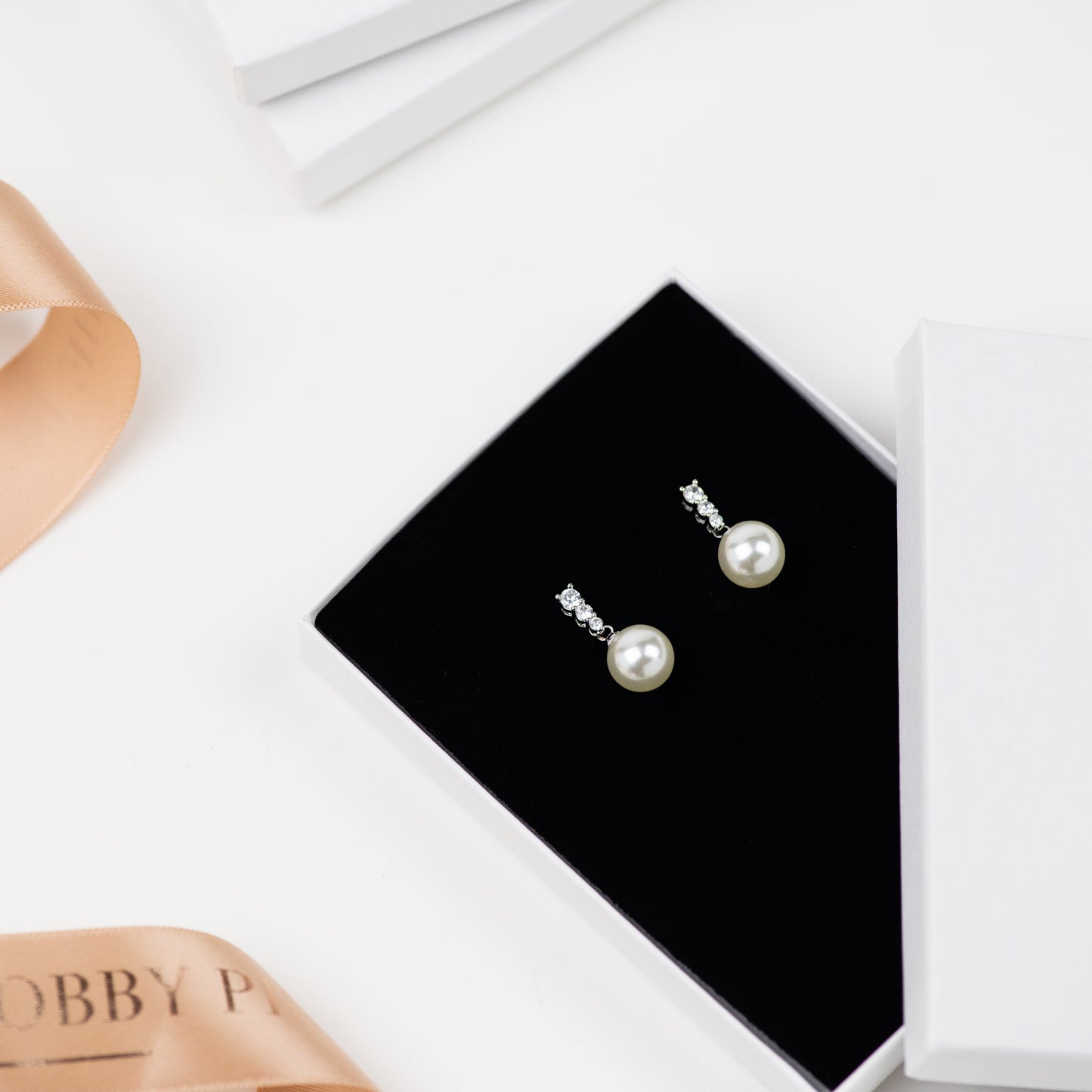 Load image into Gallery viewer, Nori Earrings
